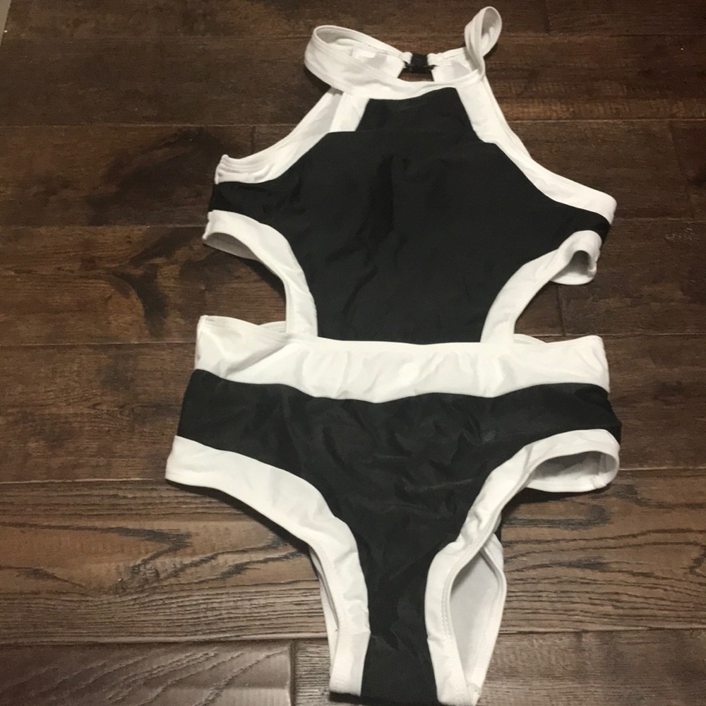 One piece Shein bathing suit